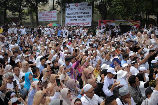 Prabowo Sapa Ribuan Pendukung saat Hadiri Syukuran Kemenangan