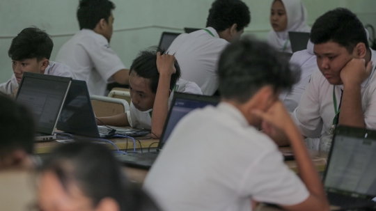 Siswa SMP se-Jakarta Ikuti Ujian Nasional Berbasis Komputer