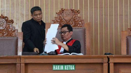 Masih Kumpulkan Bukti, Sidang Romahurmuziy Ditunda