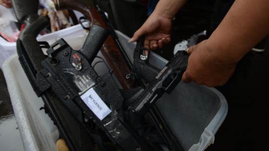 Kejari Jakarta Timur Musnahkan Senjata Api dan Narkoba