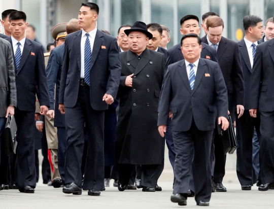Ekspresi Kim Jong-un Saat Tiba di Rusia