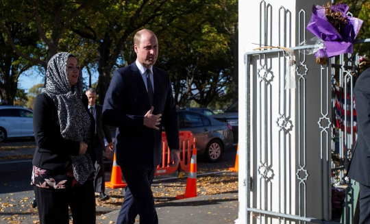 Kunjungi Masjid Al Noor, Pangeran William Disambut PM Jacinda Ardern