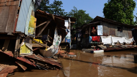 Banjir Kiriman Bogor Rendam Kampung Arus Cawang