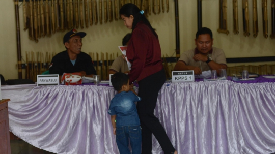 Suasana Pencoblosan Ulang di TPS 18 Duren Sawit