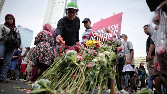 TKN Milenial Gelar Aksi Tabur Bunga di CFD