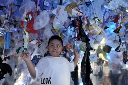 Begini Isi Perut Paus Sperma yang Mati Akibat Menelan Sampah Plastik