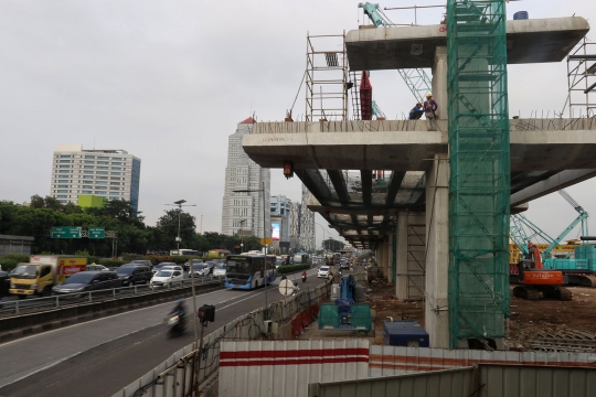 Meninjau Progres Pembangunan Jalur LRT