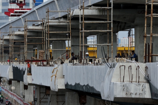 Meninjau Progres Pembangunan Jalur LRT