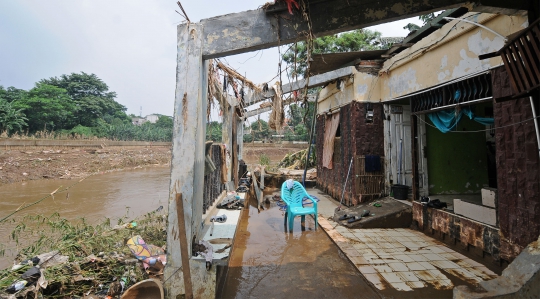 Rumah-rumah yang Rusak Pasca Banjir Melanda Kramatjati
