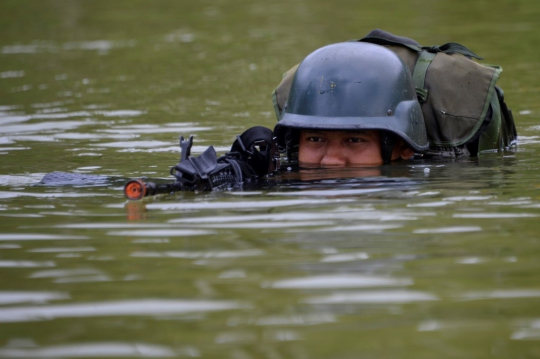 Mengintip Tentara Indonesia Latihan Perang Gerilya