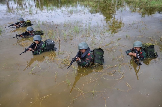 Mengintip Tentara Indonesia Latihan Perang Gerilya