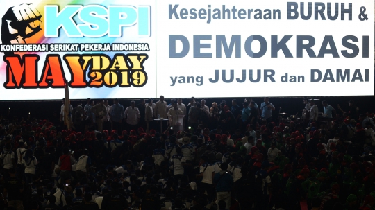 Prabowo Peringati May Day Bersama Buruh di Senayan