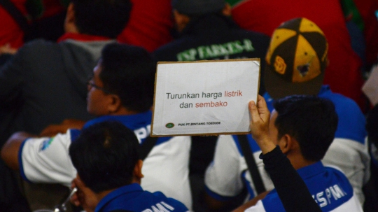 Prabowo Peringati May Day Bersama Buruh di Senayan