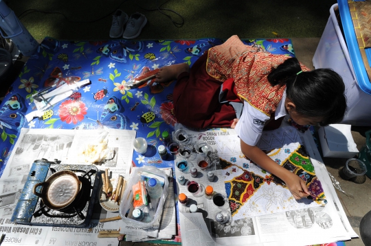 Peringati Hardiknas, Siswa SD Ikut Lomba Membatik di Bogor