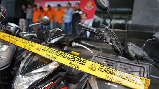 Polda Metro Jaya Bekuk Komplotan Pencuri Motor Berpistol