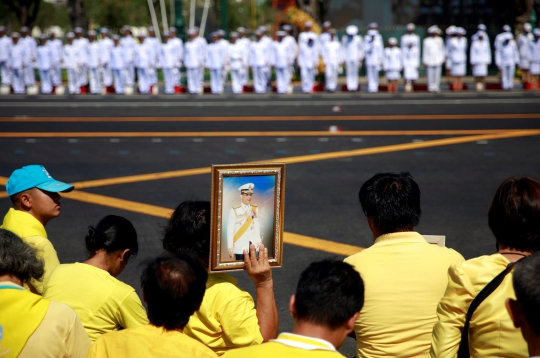 Antusiasme Warga Thailand Menyambut Raja Baru