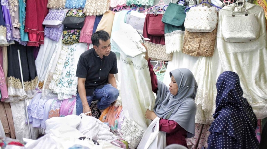 Suasana Pasar Tanah Abang Menjelang Ramadan