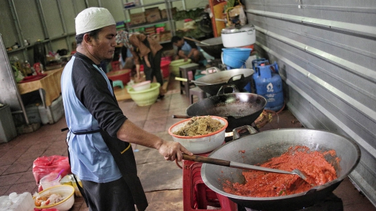 Intip Kesibukan Dapur Masjid Istiqlal Siapkan Makanan Buka Puasa