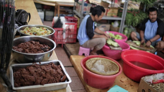 Intip Kesibukan Dapur Masjid Istiqlal Siapkan Makanan Buka Puasa