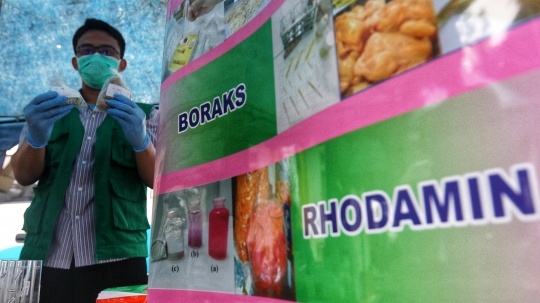 BPOM DKI Periksa Takjil di Pasar Benhil