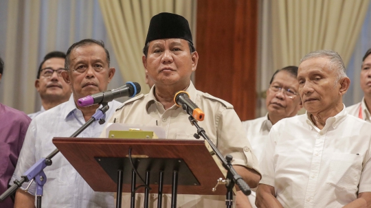 Didampingi Pengurus BPN, Prabowo Tanggapi Situasi Politik Indonesia