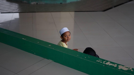 Mengintip Aktivitas Ramadan di Masjid Berarsitektur Oriental