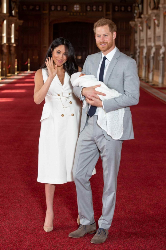 Pangeran Harry dan Meghan Markle Perkenalkan Royal Baby