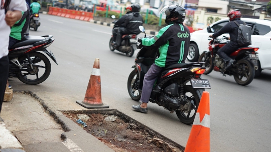 Mangkrak, Bekas Galian Persempit Jalan Margonda Raya