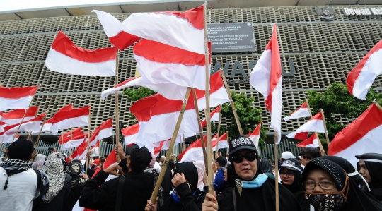 Lapor Kecurangan Pemilu, Massa Alumni 212 Demo Kantor Bawaslu