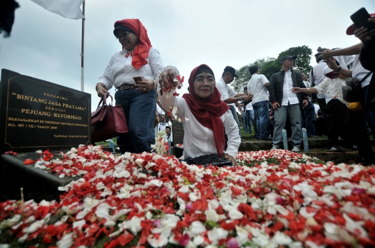 Doa dan Tabur Bunga Peringati 21 Tahun Tragedi 12 Mei 1998