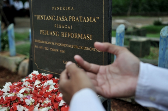 Doa dan Tabur Bunga Peringati 21 Tahun Tragedi 12 Mei 1998