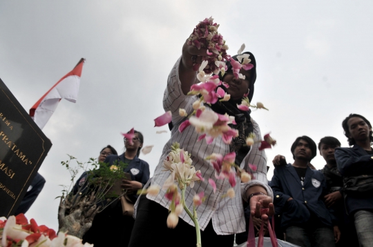 Doa dan Tabur Bunga Peringati 21 Tahun Tragedi 12 Mei 1998