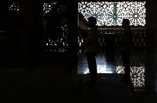 Ramadan, Muslim Perbanyak Amal Ibadah di Masjid At-Tin