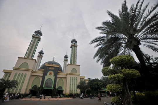 Menengok Masjid Bersejarah di Bekasi