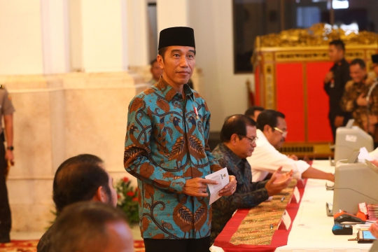 Presiden Jokowi Serahkan Zakat Mal di Istana Negara