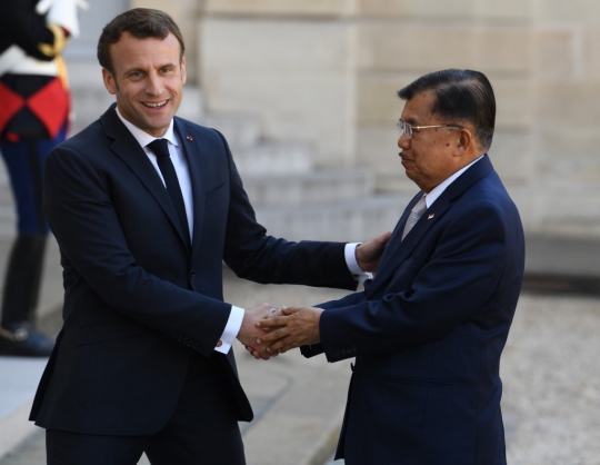 Presiden Prancis Sambut Hangat Wapres Jusuf Kalla Hadiri KTT Paris