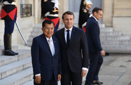 Presiden Prancis Sambut Hangat Wapres Jusuf Kalla Hadiri KTT Paris