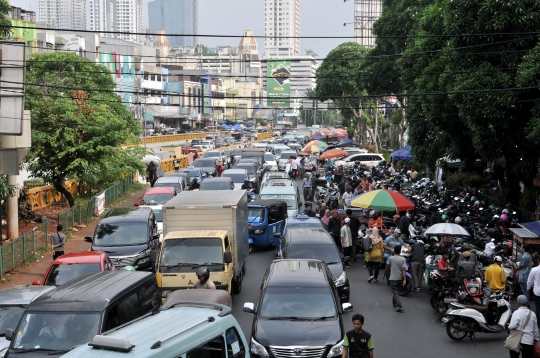 Kemacetan Pasar Tanah Abang saat Ramadan