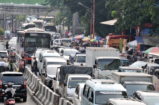 Kemacetan Pasar Tanah Abang saat Ramadan