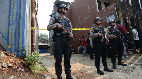 Polisi Jaga Ketat Rumah Terduga Teroris Jaringan ISIS di Cibinong