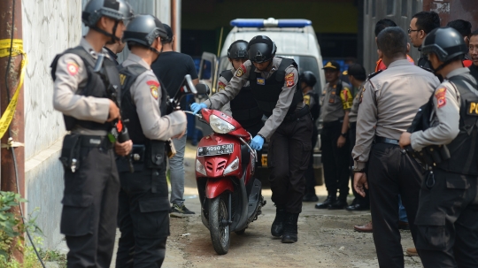 Polisi Jaga Ketat Rumah Terduga Teroris Jaringan ISIS di Cibinong