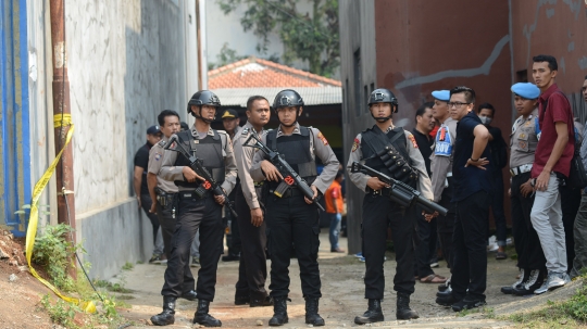 Polisi Jaga Ketat Rumah Terduga Teroris Jaringan ISIS di Cibinong