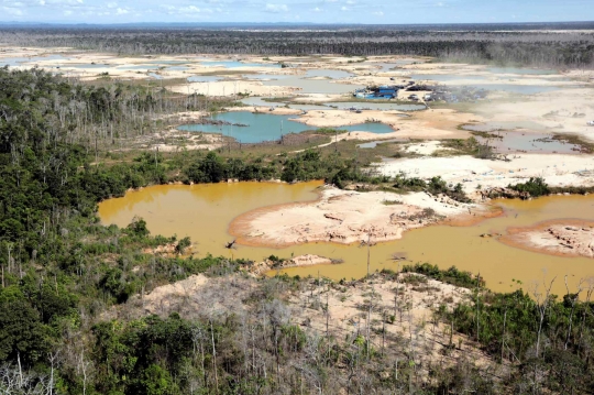 Penampakan Kerusakan Alam Akibat Tambang Emas Ilegal di Peru