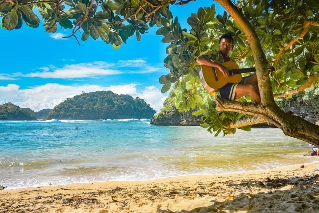 Pantai Teluk Asmara Malang Jawa Timur Fotografi Mi