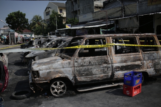 Begini Kondisi Mobil-Mobil yang Hangus Dibakar di Petamburan