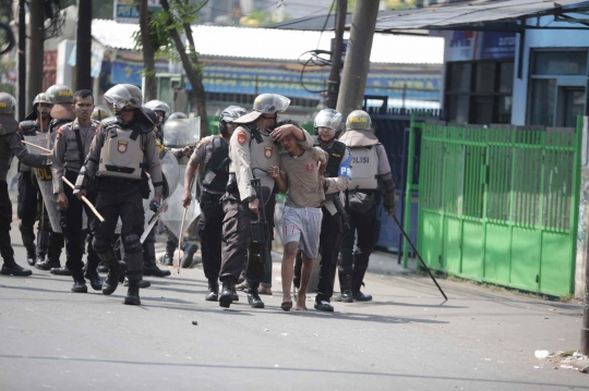 Sejumlah Demonstran di Petamburan Ditangkap Polisi