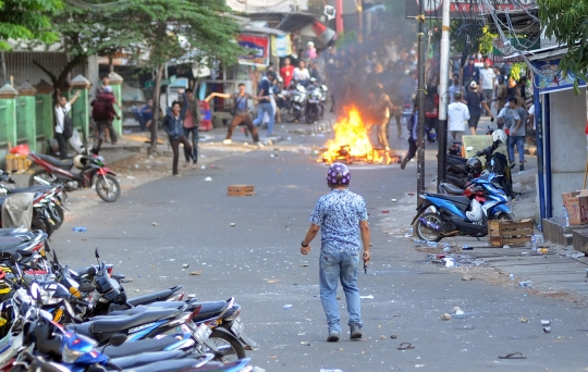 Massa Sempat Kuasai Jalan Tol Dalam Kota