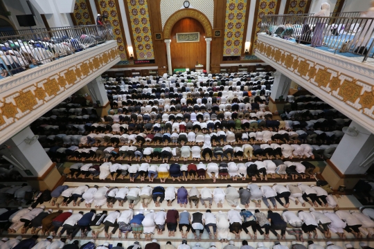 Ribuan Jemaah Salatkan Jenazah Ustaz Arifin Ilham di Masjid Az-Zikra Sentul