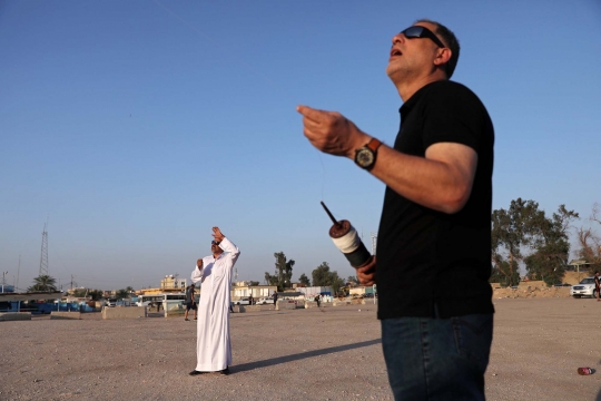 Muslim Irak Mengisi Ramadan dengan Bermain Layang-Layang