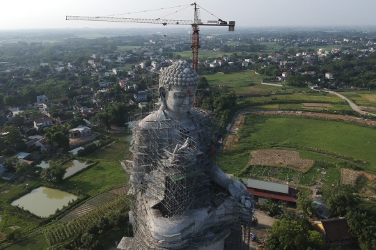 Penampakan Patung Buddha Raksasa di Vietnam